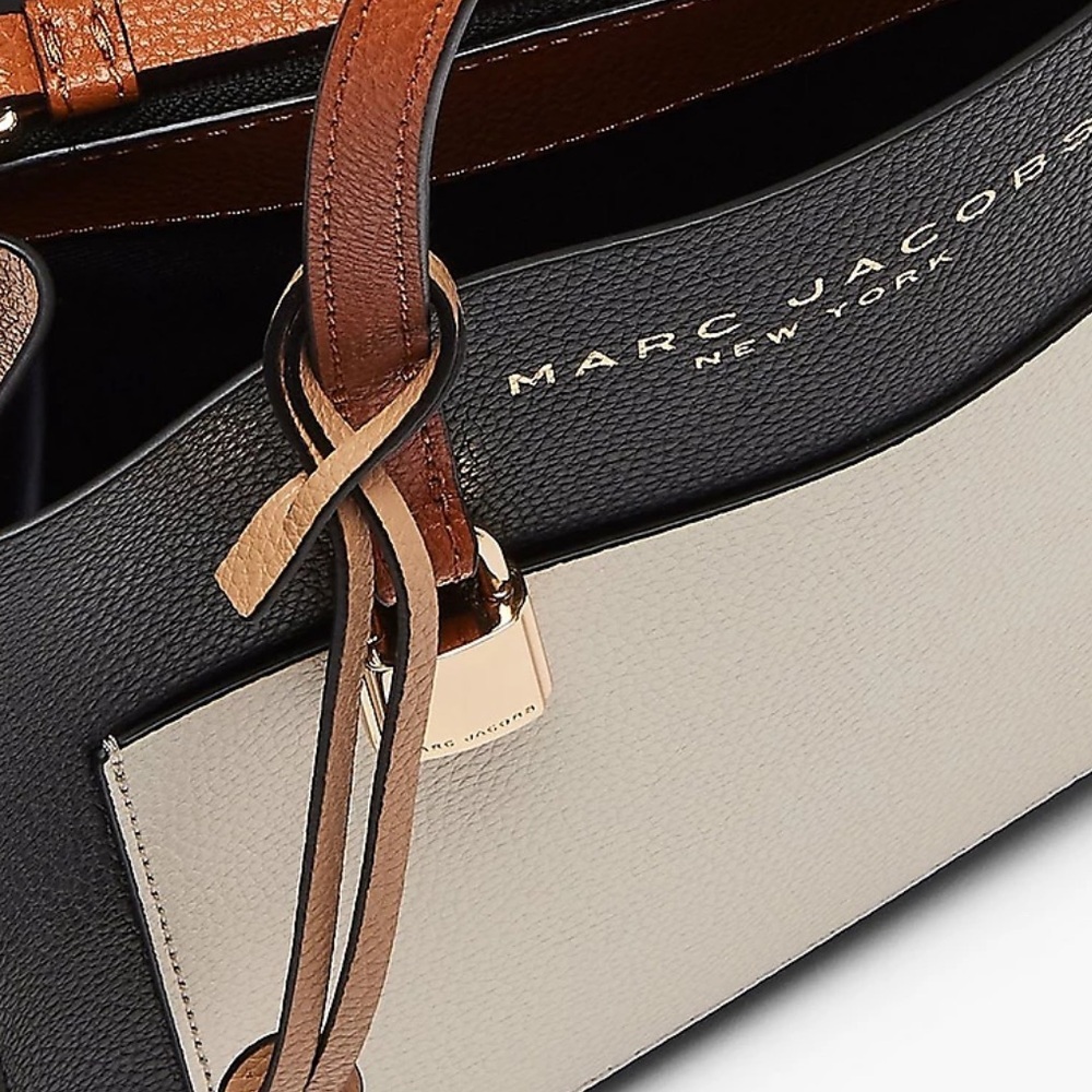 Marc Jacobs COLORBLOCK MINI GRIND
TOTE-NWT - Picture 6 of 7